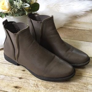 Bamboo Ankle Booties Size 6